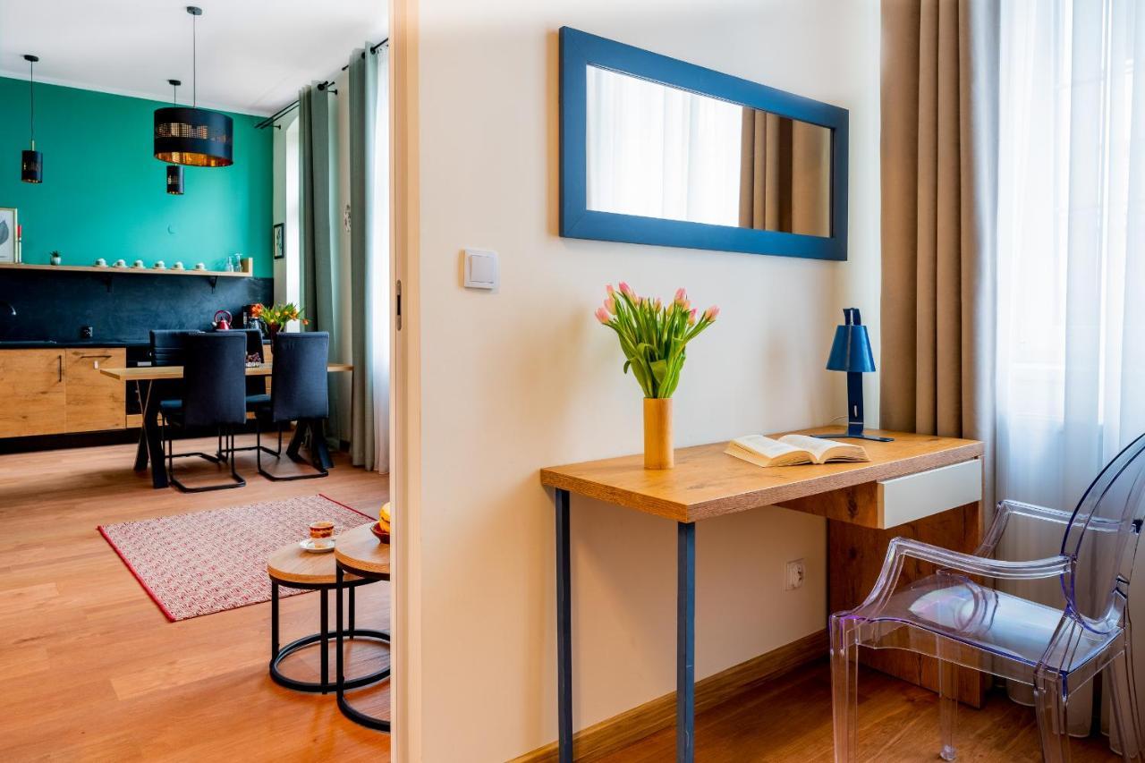 Apartament Inspirujacy - Z Prywatnym Monitorowanym Parkingiem - 4 Osobowy - Space Apart Jelenia Góra Esterno foto