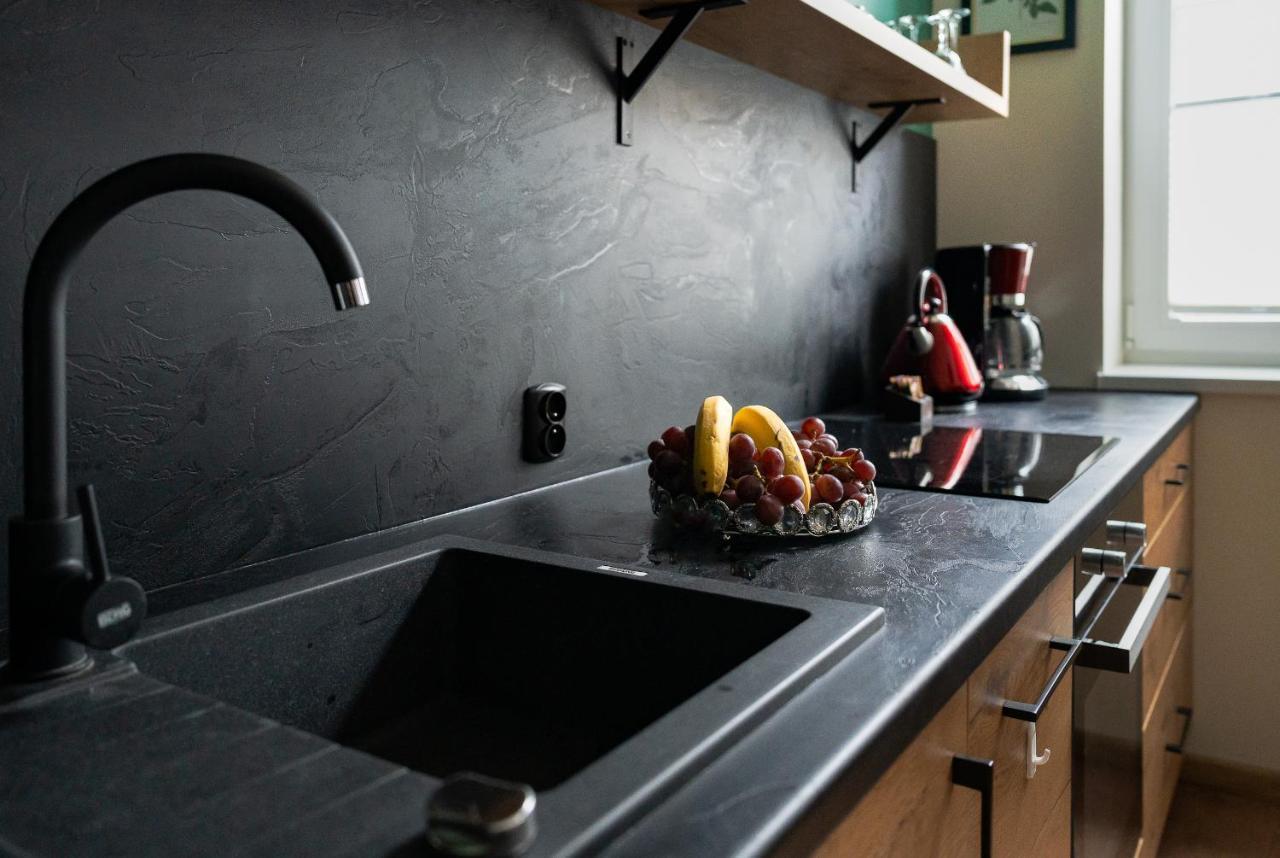 Apartament Inspirujacy - Z Prywatnym Monitorowanym Parkingiem - 4 Osobowy - Space Apart Jelenia Góra Esterno foto