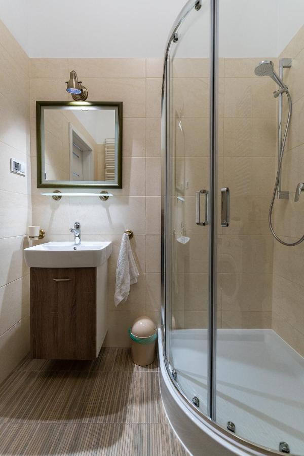 Apartament Inspirujacy - Z Prywatnym Monitorowanym Parkingiem - 4 Osobowy - Space Apart Jelenia Góra Esterno foto