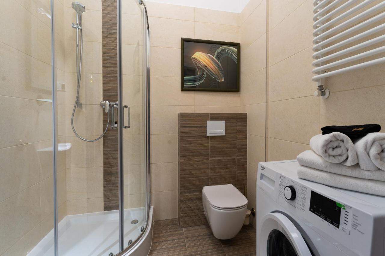 Apartament Inspirujacy - Z Prywatnym Monitorowanym Parkingiem - 4 Osobowy - Space Apart Jelenia Góra Esterno foto